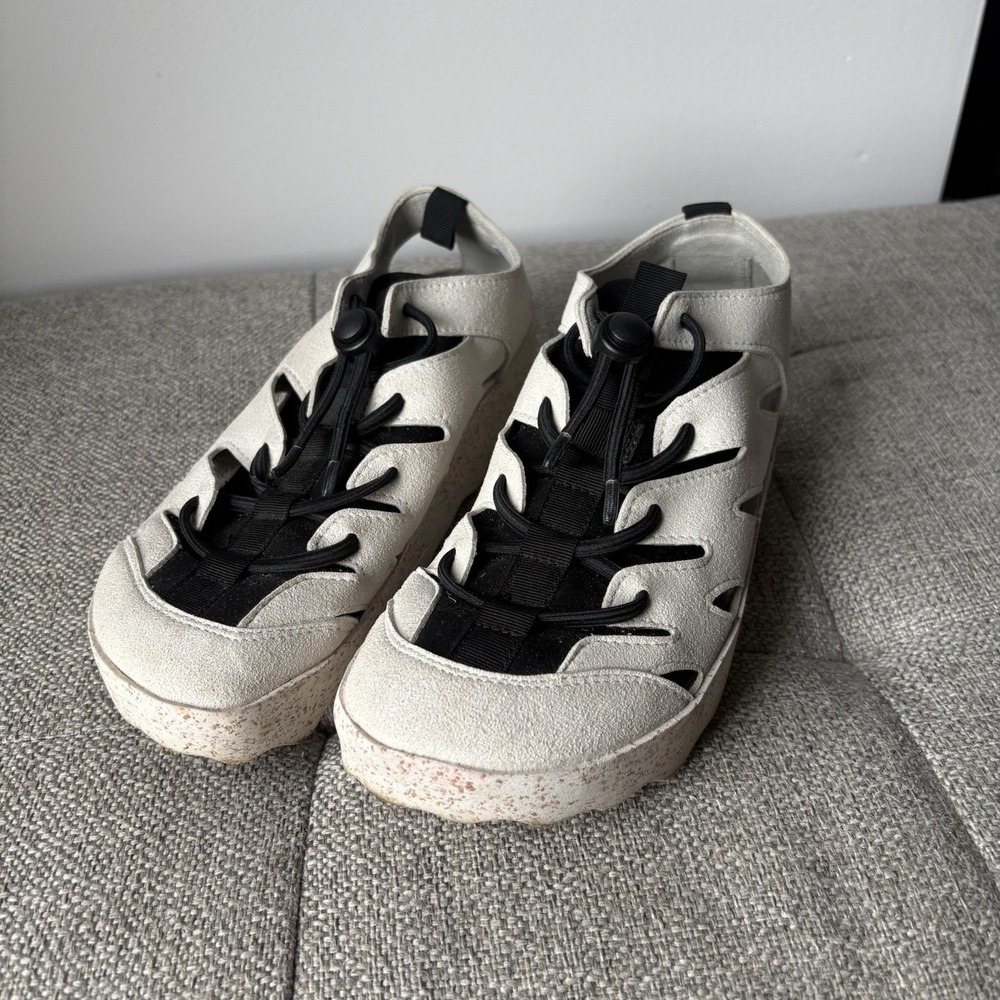 Neutral White & Black Casual Women’s Sandals